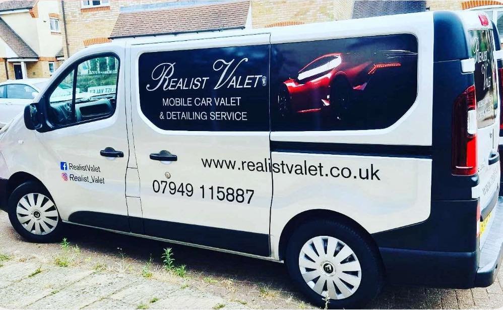 Realist-Valet-1